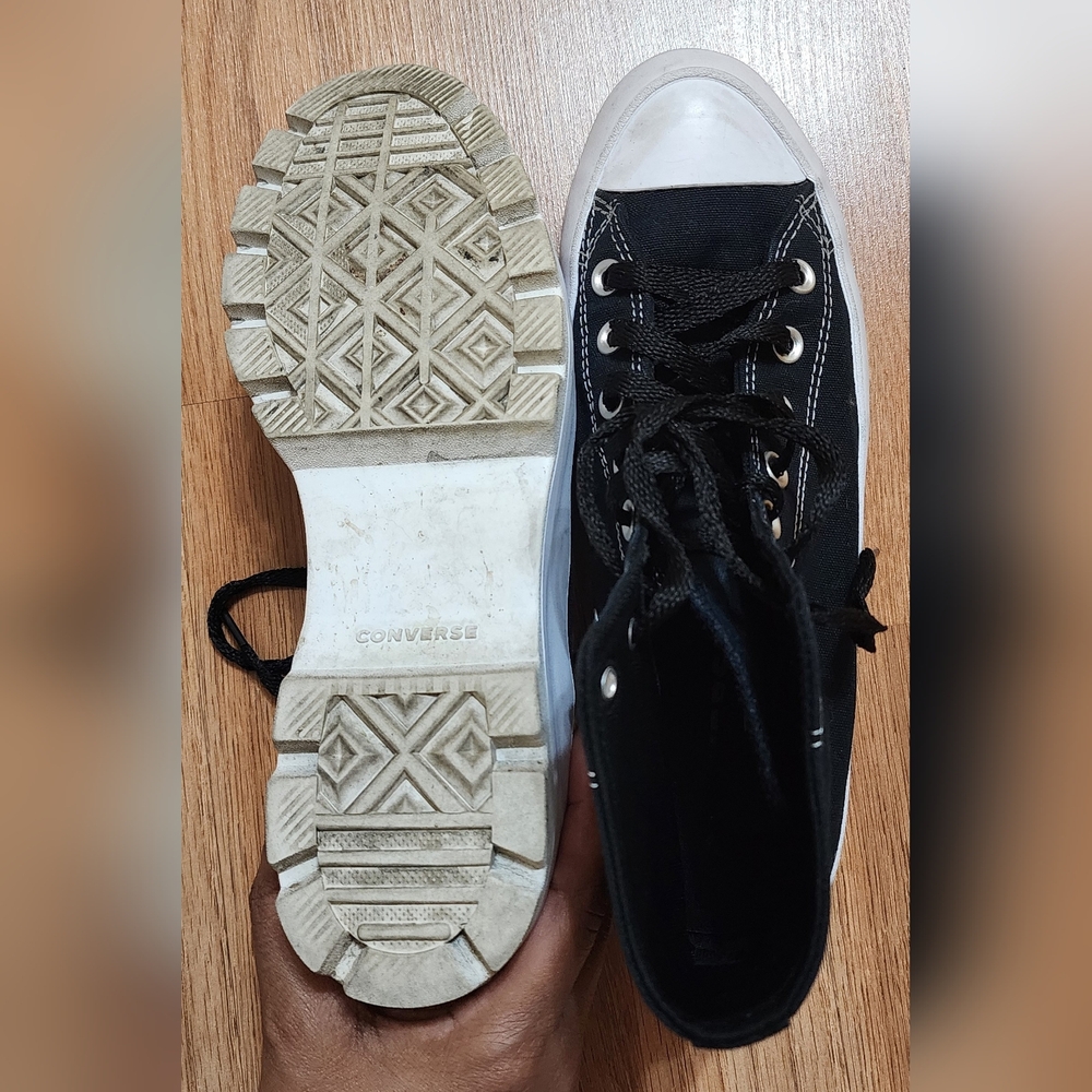 Converse Black and White High-Top Sneakers Size 9 - Picture 8 of 9